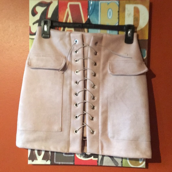 Dresses & Skirts - Mini skirt